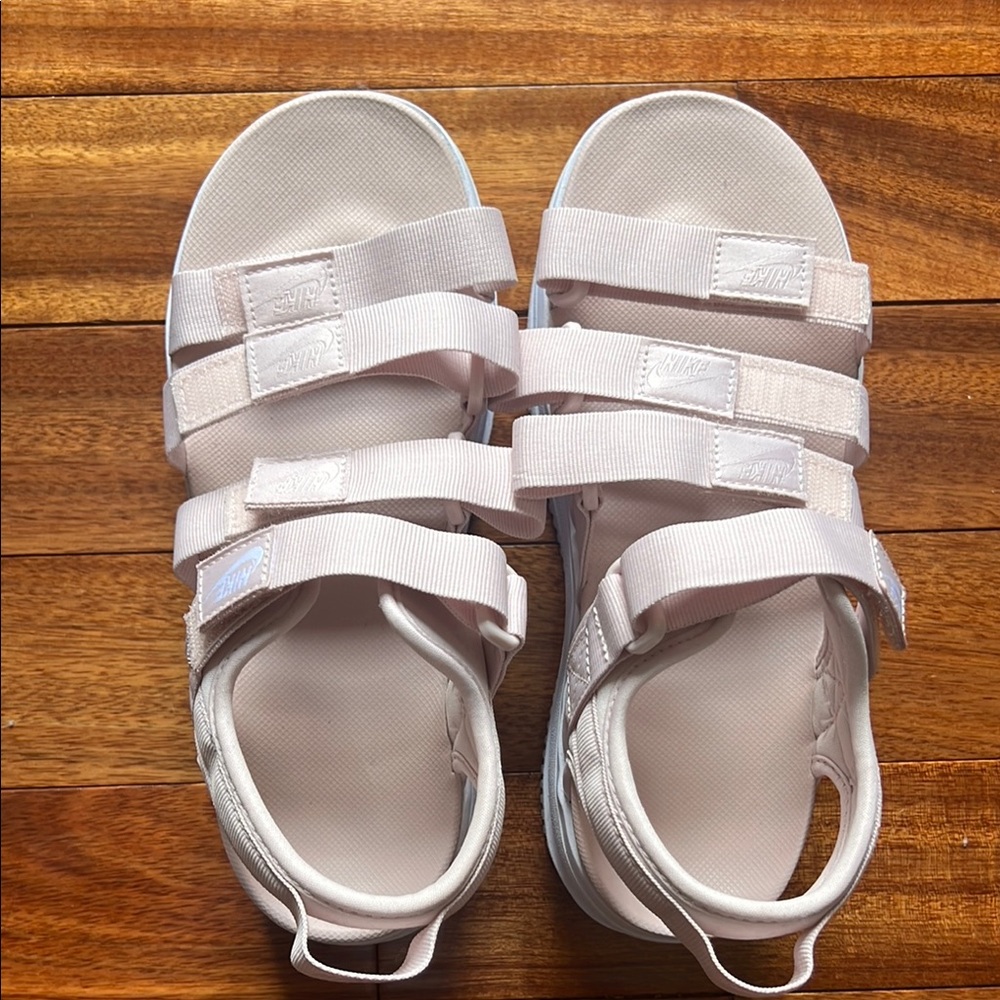 Nike Icon Classic Platform Sandal